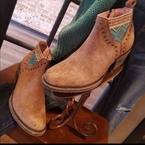 Miss Macie Aztec Accent Size 9.5